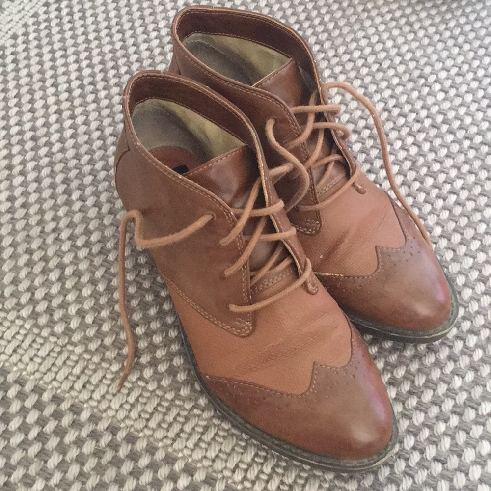 BC footwear 6.5 cognac booties